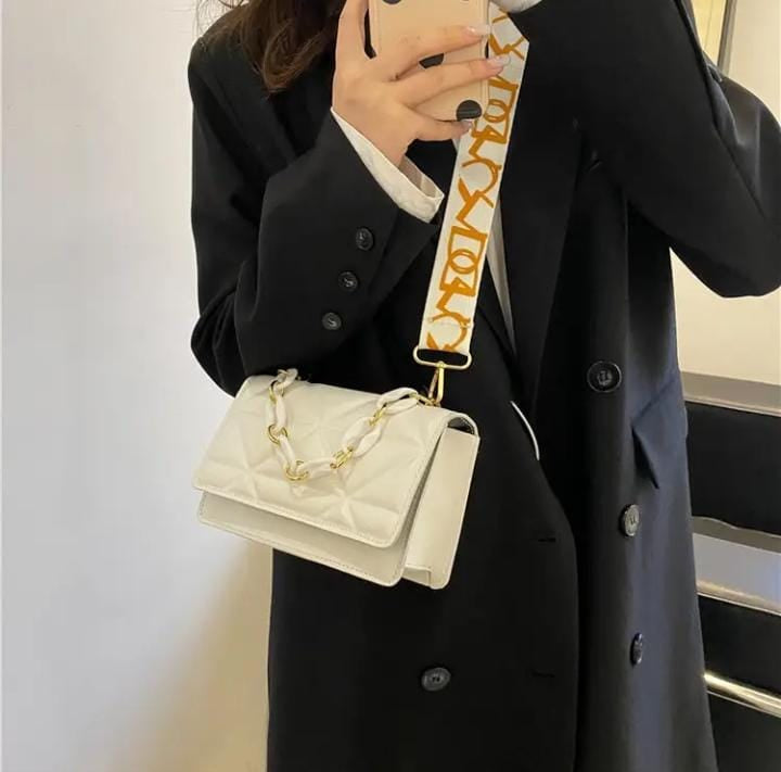 Versatile white shoulder & crossbody bag for women 🤍✨