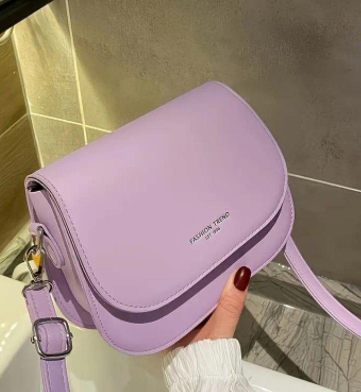 Elegant purple crossbody bag for women 💜