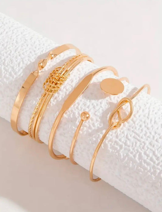 ✨ Handcuff Bracelet Set  Stylish & Modern Design